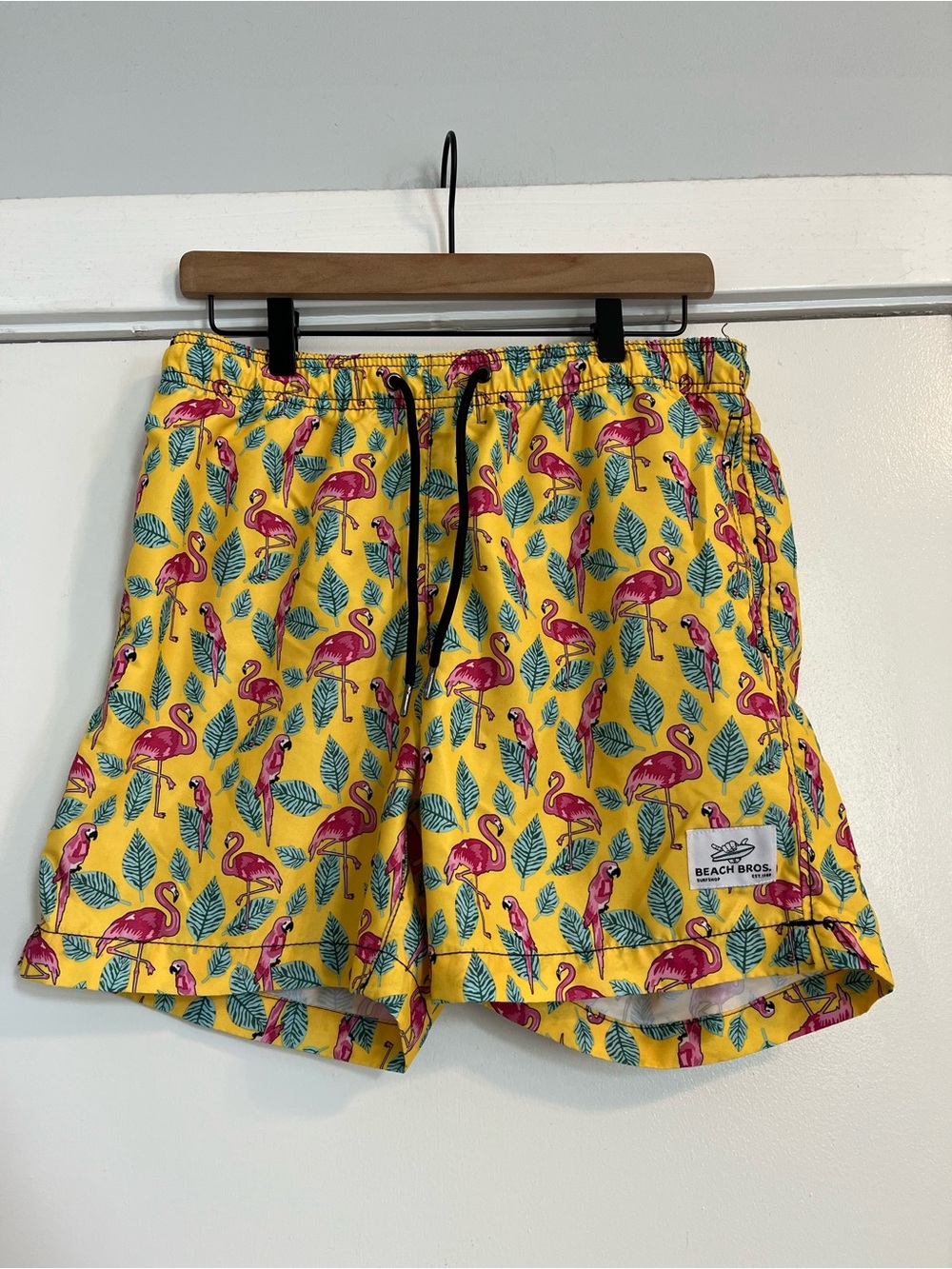 Beach Bros Yellow Flamingo Print Swim Trunks Men’s size medium swim suit